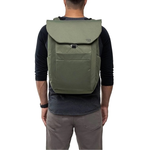 EUC WAYB Ready to Roam Backpack in Onyx - Picture 6 of 7